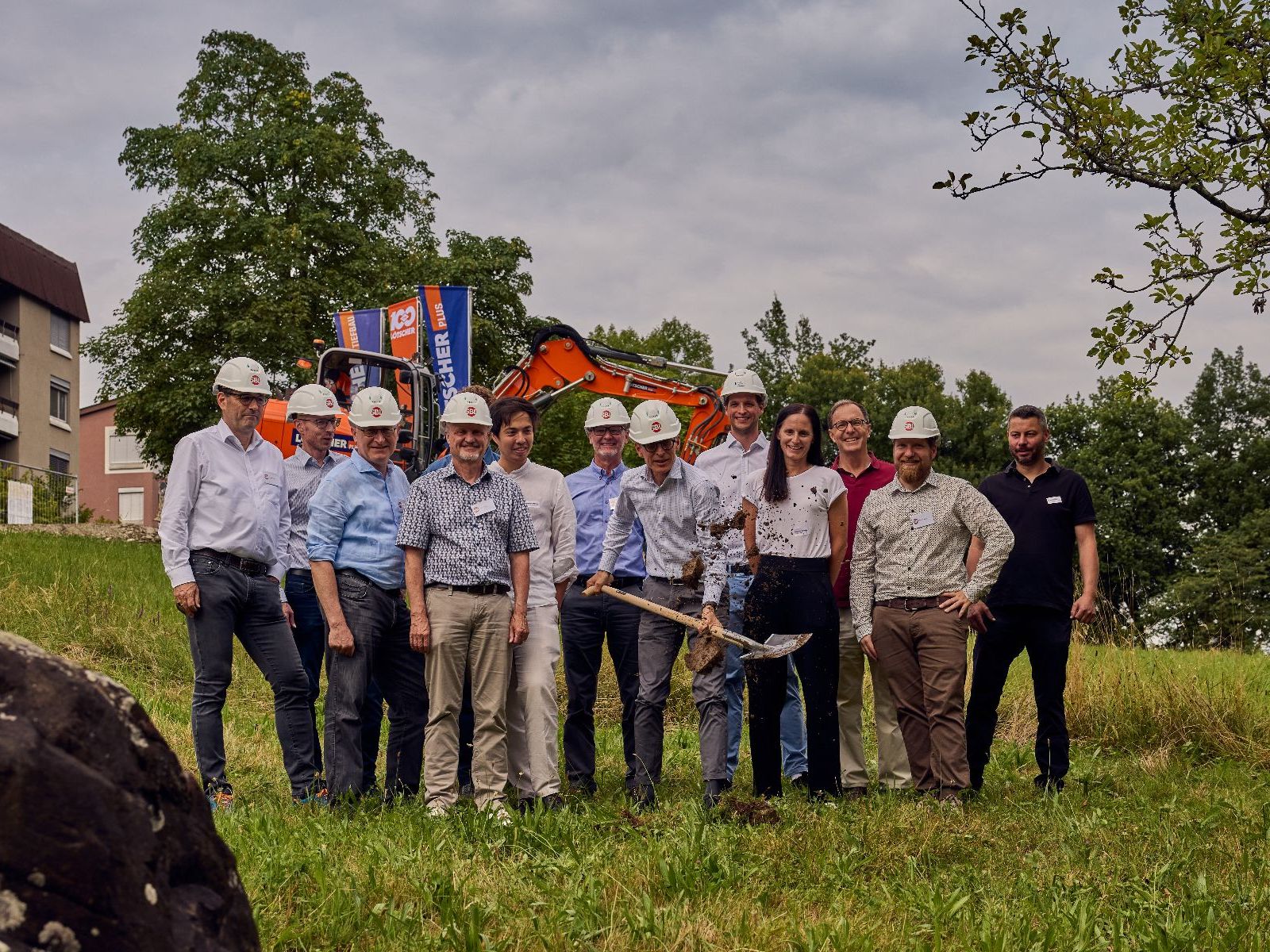 Bild_01 Teilnehmende Spatenstich.jpg